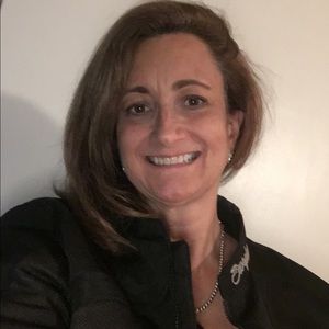 Meet your Posher, Leslie